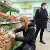 Posljedice sankcija: Ruske trgovine ograničavaju prodaju osnovnih životnih namirnica