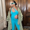 Rihanna u neobičnom kombinezonu pronašla način da ponovo pokaže trudnički stomak