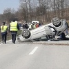 Gradačac: Automobil se prevrnuo na krov, jedna osoba povrijeđena