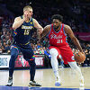 Jokić slavio protiv Embiida u duelu MVP kandidata, briljantna noć za Curryja i Townsa