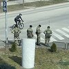 Desetak vozila EUFOR-a patroliralo Banjom Lukom, kratko se zadržali ispred zgrade RTRS-a