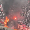 Navijači Ajaxa napravili haos i zapalili sami sebe, vatrogasci reagovali u derbiju