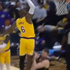 Brutalni LeBron srdačno izgrlio prijatelja pa ga ismijao zakucavanjem godine