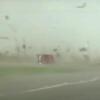 Tornado podigao i prevrnuo pickup koji je vozio tinejdžer, on se samo odvezao dalje