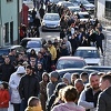 Miris prvog ovogodišnjeg iftara u Sarajevu: Građani čekaju u redovima kako bi kupili somune