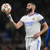 Benzema u Londonu sreo starog prijatelja i poklonio mu dres u kojem je postigao hat-trick