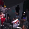 Hawksi i Pelicansi u finalu, razočarana zvijezda Hornetsa zamalo u sukobu s navijačem