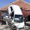 Tuzla: Autom sletio s ceste pa se zabio u krov kuće