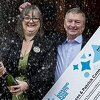Dobitnica jackpota od 115 miliona funti podijelila pola iznosa: Postala "ovisna" o pomaganju