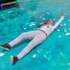 Novinar Formule 1 "zaplivao" u lažnoj vodi na Velikoj nagradi Miamija
