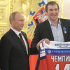 Ruski hokejaš na udaru: Zašto dozvoljavate da Putinov superfan igra u Americi?