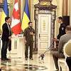 Zelenski odlikovao psa koji je u Ukrajini otkrio više od 200 eksplozivnih sredstava