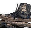 Balenciaga prodaje gotovo potpuno uništene patike za više od 600 dolara