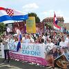 U Zagrebu se održava "Hod za život": Okupili se protivnici abortusa, pjevaju Thompsona