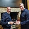 Vučić roštiljao s predsjednikom Evropskog vijeća: Ćevapčiće smo spremali zajedno