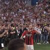 Ibrahimović sa zapaljenom kubankom izašao na dodjelu trofeja i izazvao ludnicu na tribinama