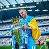 Emotivni Zinchenko stavio ukrajinsku zastavu na pehar za prvaka Engleske pa grcao u suzama