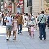 Ljetne temperature izmamile Sarajlije na ulice, osvježenje tražili u baštama kafića