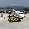 Žuta traka oko oštećenog aviona na pisti sarajevskog aerodroma