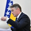 Komšić: Umjesto da Čovića i Dodika sankcioniše, Varhelyi ih poziva da sluša planove o podjeli BiH