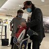 Keanu Reeves oduševio ponašanjem prema mladom obožavatelju na aerodromu