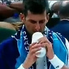 Đoković odgovorom izazvao još veću konfuziju zbog flašice koju koristi na Wimbledonu