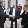 Bakir Izetbegović dijelio bajramluk ispred Begove džamije u Sarajevu