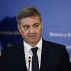 Zvizdić pozvao Schmidta da poništi odluku kojom vlasti u Bratuncu žele ukloniti tragove genocida
