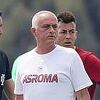 Mourinho uletio na teren tražeći crveni karton u prijateljskoj utakmici