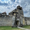 Dvorac na Ostrošcu kod Cazina je nacionalni spomenik koji se urušava