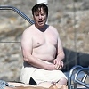 Elon Musk snimljen u kupaćem šorcu dok je odmarao na jahti pa ismijan zbog izgleda