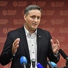 Bećirović reagirao na izjavu Izetbegovića: Mladi napuštaju državu jer ih prebrojavate