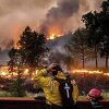 Kalifornija se bori s najvećim ovogodišnjim požarom, brzo se širi i uništava kuće