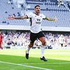 Mitrović postao prvi nogometaš u Engleskoj koji je predriblao Van Dijka i natjerao ga na prekršaj