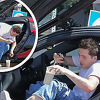 Brooklyn Beckham posudio luksuzni automobil svoga oca pa se jedva izborio da izađe iz njega