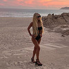 Jessica Simpson pokazala vitku figuru u ekstravagantnom bikiniju