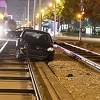 Sarajevo: Sudar u Nedžarićima, automobil završio na šinama, dvoje povrijeđenih