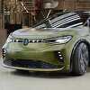 VW ID.5 GTX Xcite debitovao s električnim skateboardom i Lamborghinijevom bojom
