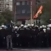 Brnabić obećala da će Europride šetnja ipak biti održana, protivnici događaja napali policiju