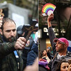 Učesnici Europridea prošetali Beogradom: Upali im na skup s krstovima, sa zgrada gađani jajima
