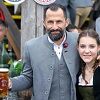 Salihamidžić predvodio članove Bayerna na Oktoberfestu, pojavio se u društvu kćerke Seline
