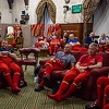 Stražari kraljicinog kovčega fotografisani kako odmaraju nakon napornih šestosatnih smjena