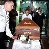 Pogrebnici organizovali zabavu u Nišu pod nazivom "Grobarijada", jeli tortu u obliku kovčega