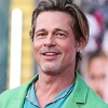 Brad Pitt se sada bavi kiparstvom, ljudi ismijali njegove sklulpture s prve izložbe