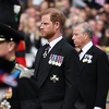 Princ Harry se na dan Elizabetine smrti posvađao s Charlesom zbog Meghan