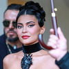 Kylie Jenner mamila poglede u haljini dubokog izreza na Paris Fashion Weeku