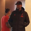 Nogometaš Liverpoola promijenio imidž i odlučio nositi repić, Klopp ga dočekao pa ismijavao