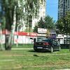 Sarajevo: Automobil završio na travnjaku kraj tramvajskih šina kod Elektroprivrede BiH