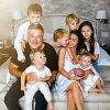 Alec i Hilaria Baldwin podijelili prvu porodičnu fotografiju sa njihovo sedmero djece