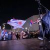 Na protestima u Banjoj Luci okupljeni građani nosili i zastave Vučićevog SNS-a